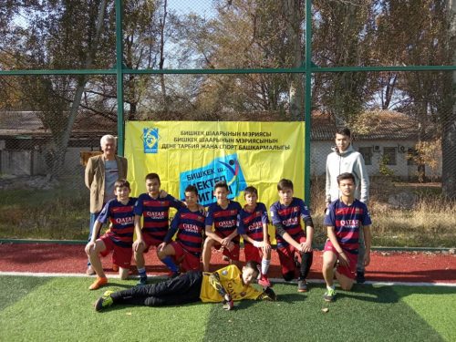 Наша команда по футболу заняла 1-е место в районных соревнованиях по мини-футболу